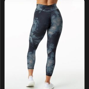 Alphalete Surface Legging